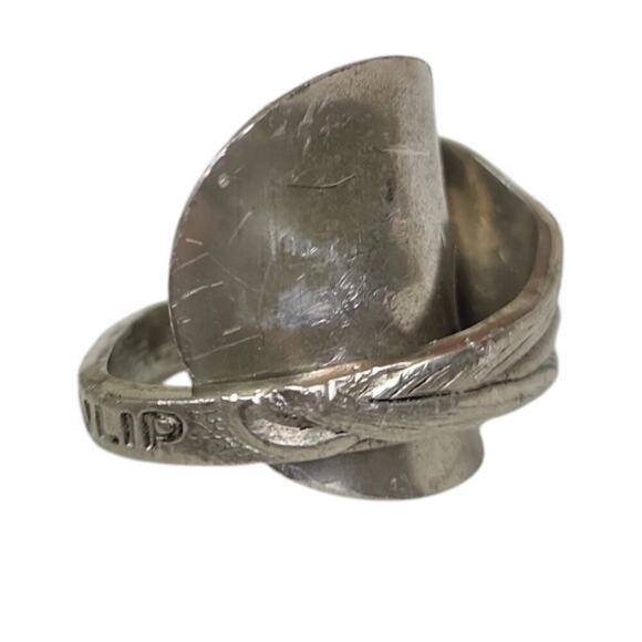 Etched Saddle Spoon Tulip Ring - Picture 4 of 5